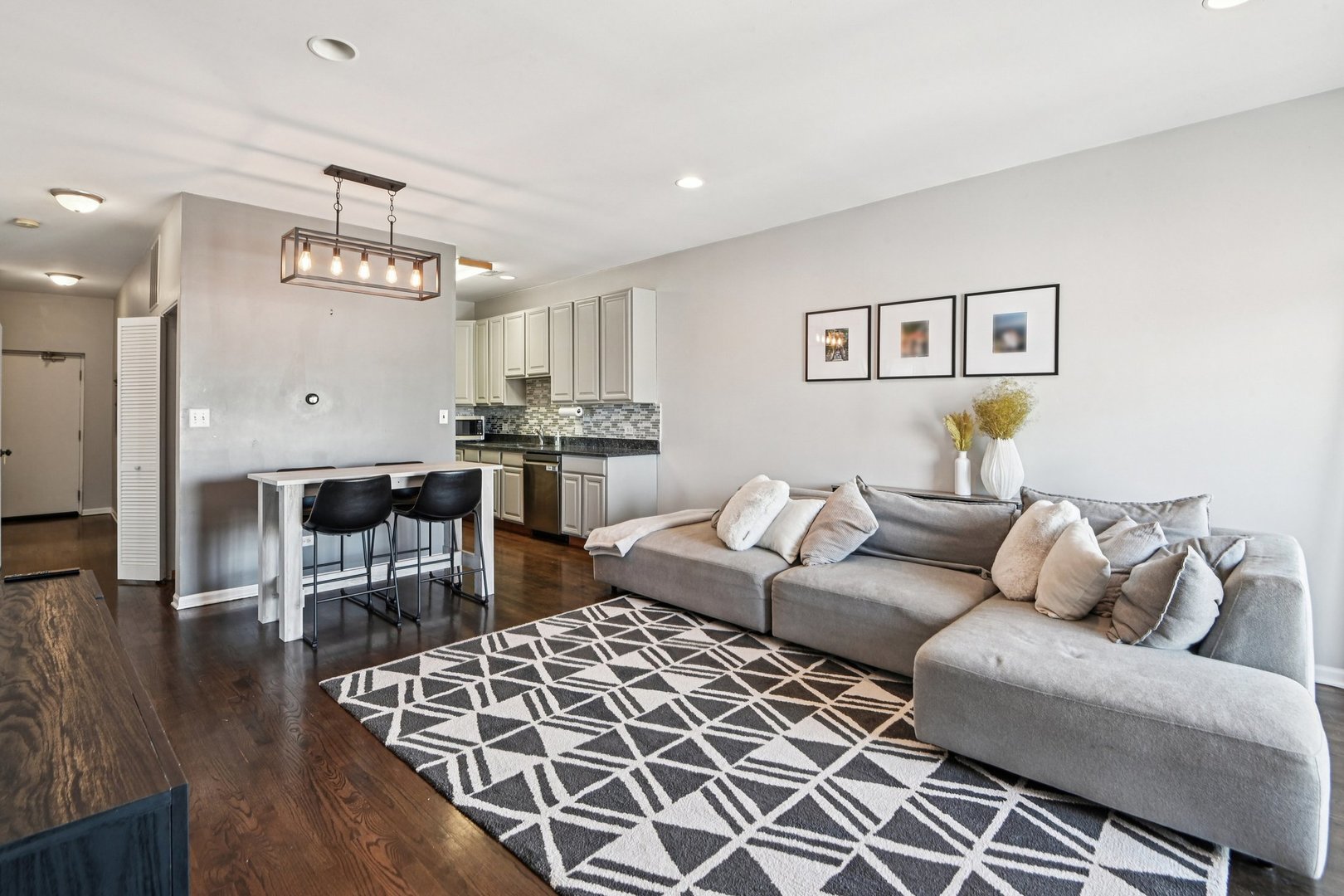 828 W 31st Street 3N