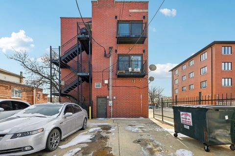 Tiny photo for 828 W 31st Street #3N, Chicago, IL 60608 (MLS # 12556106)