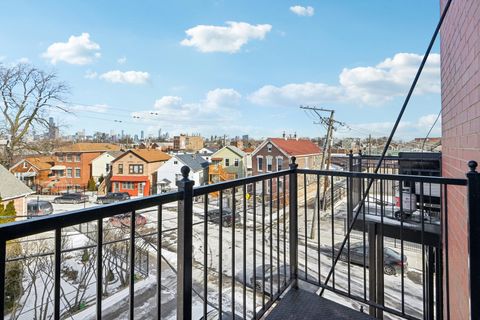 Tiny photo for 828 W 31st Street #3N, Chicago, IL 60608 (MLS # 12556106)