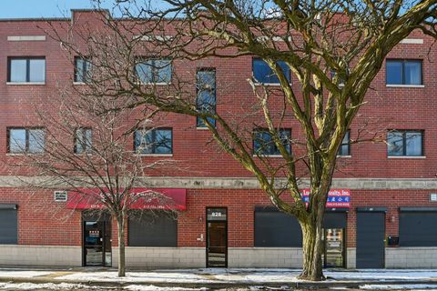 Photo of 828 W 31st Street #3N, Chicago, IL 60608 (MLS # 12556106)