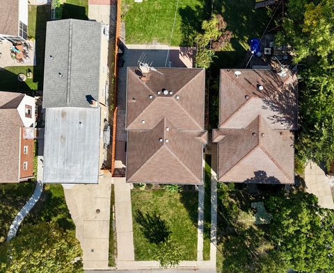 Tiny photo for 3836 W Estes Avenue, Lincolnwood, IL 60712 (MLS # 12573996)