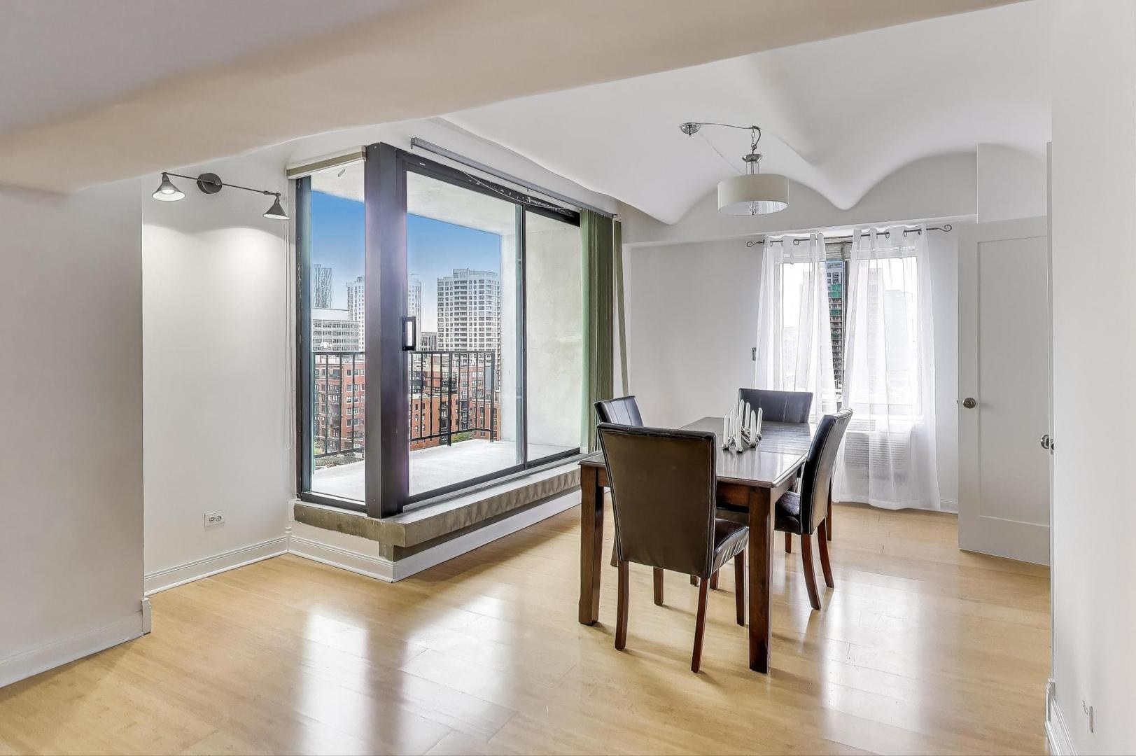 345 N Canal Street 1301