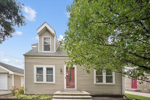 Photo of 2158 Elmira Avenue, Des Plaines, IL 60018 (MLS # 12747246)