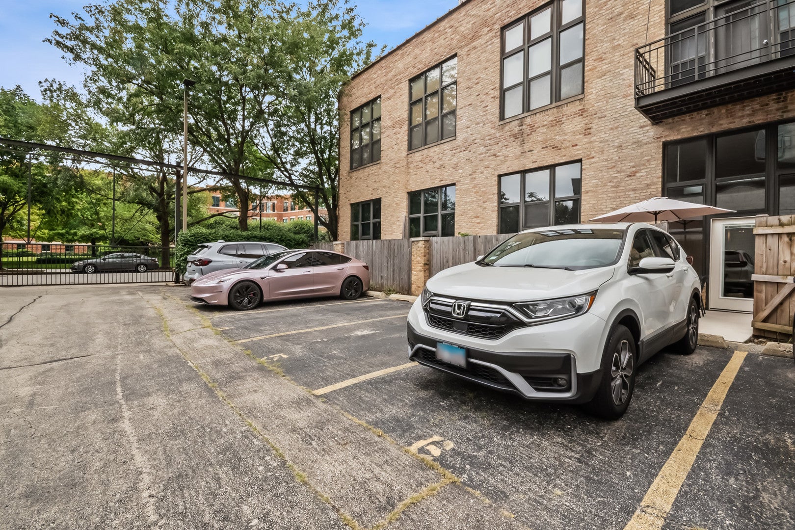 203 S Sangamon Street 110