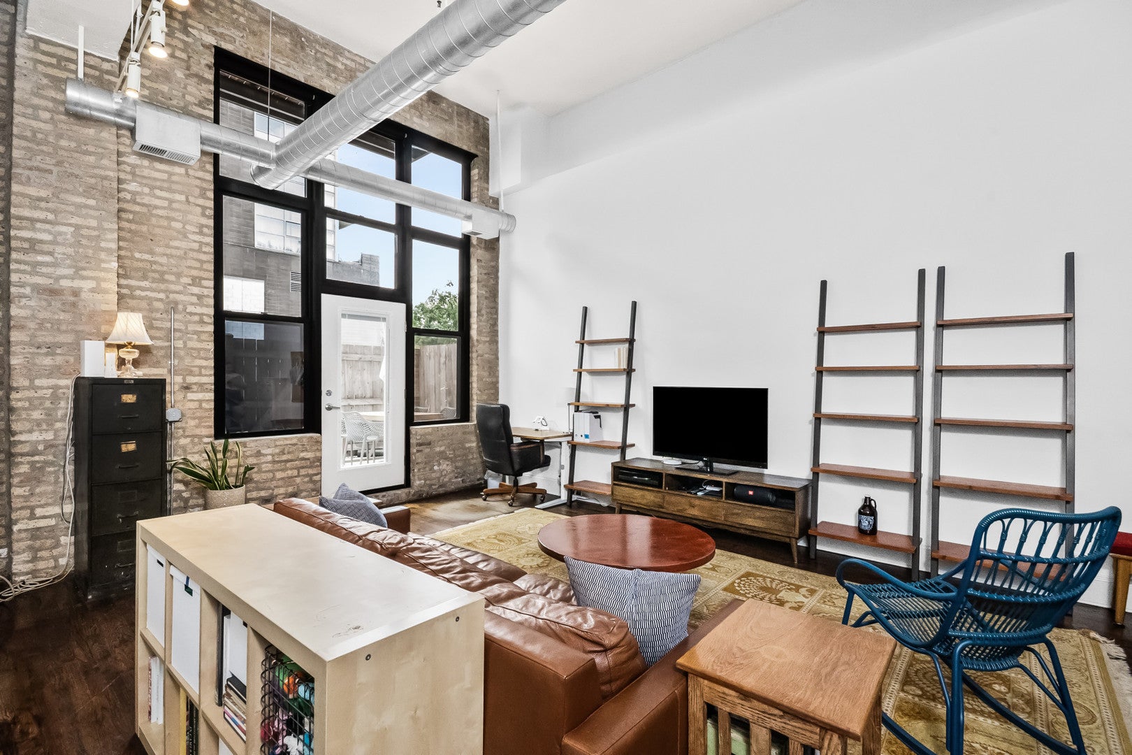 203 S Sangamon Street 110