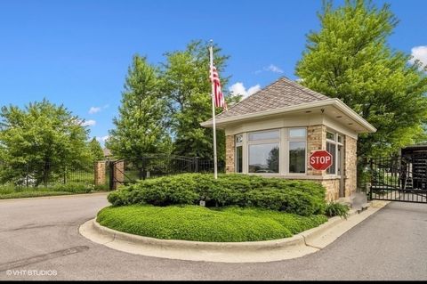 Tiny photo for 857 COUNTRY CLUB Lane, Northbrook, IL 60062 (MLS # 12479886)