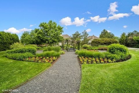 Tiny photo for 857 COUNTRY CLUB Lane, Northbrook, IL 60062 (MLS # 12479886)