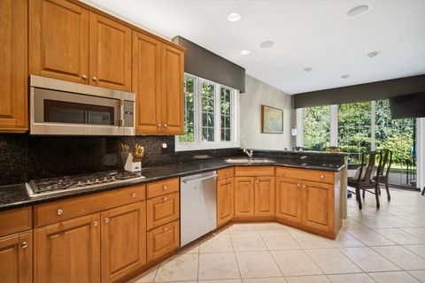 Tiny photo for 857 COUNTRY CLUB Lane, Northbrook, IL 60062 (MLS # 12479886)