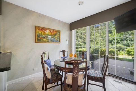 Tiny photo for 857 COUNTRY CLUB Lane, Northbrook, IL 60062 (MLS # 12479886)