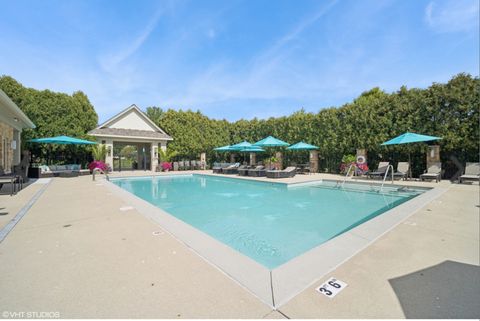 Tiny photo for 857 COUNTRY CLUB Lane, Northbrook, IL 60062 (MLS # 12479886)