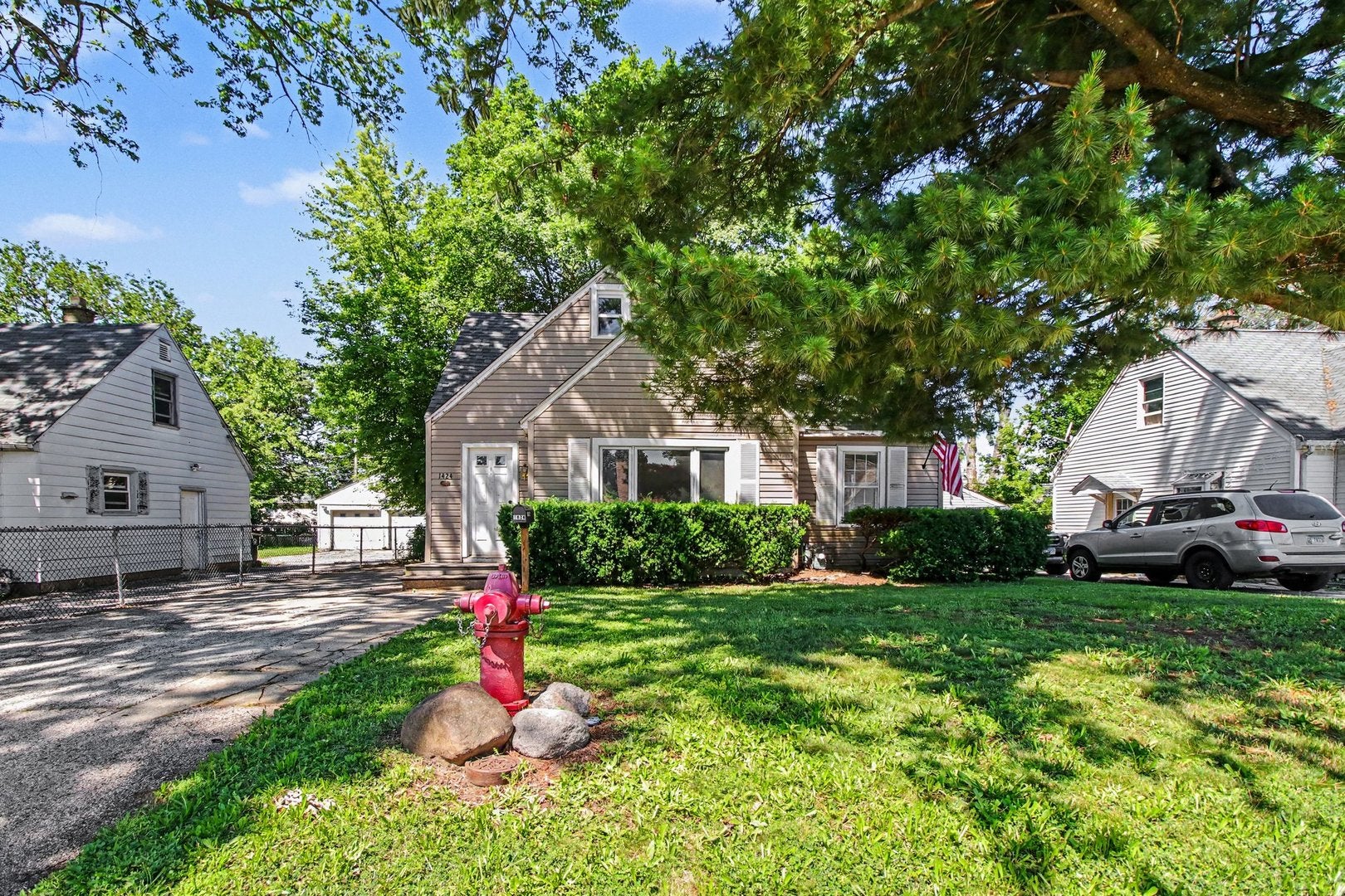 1424 Pine Grove Avenue