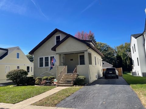 Photo of 634 S Spring Road, Elmhurst, IL 60126 (MLS # 12504659)