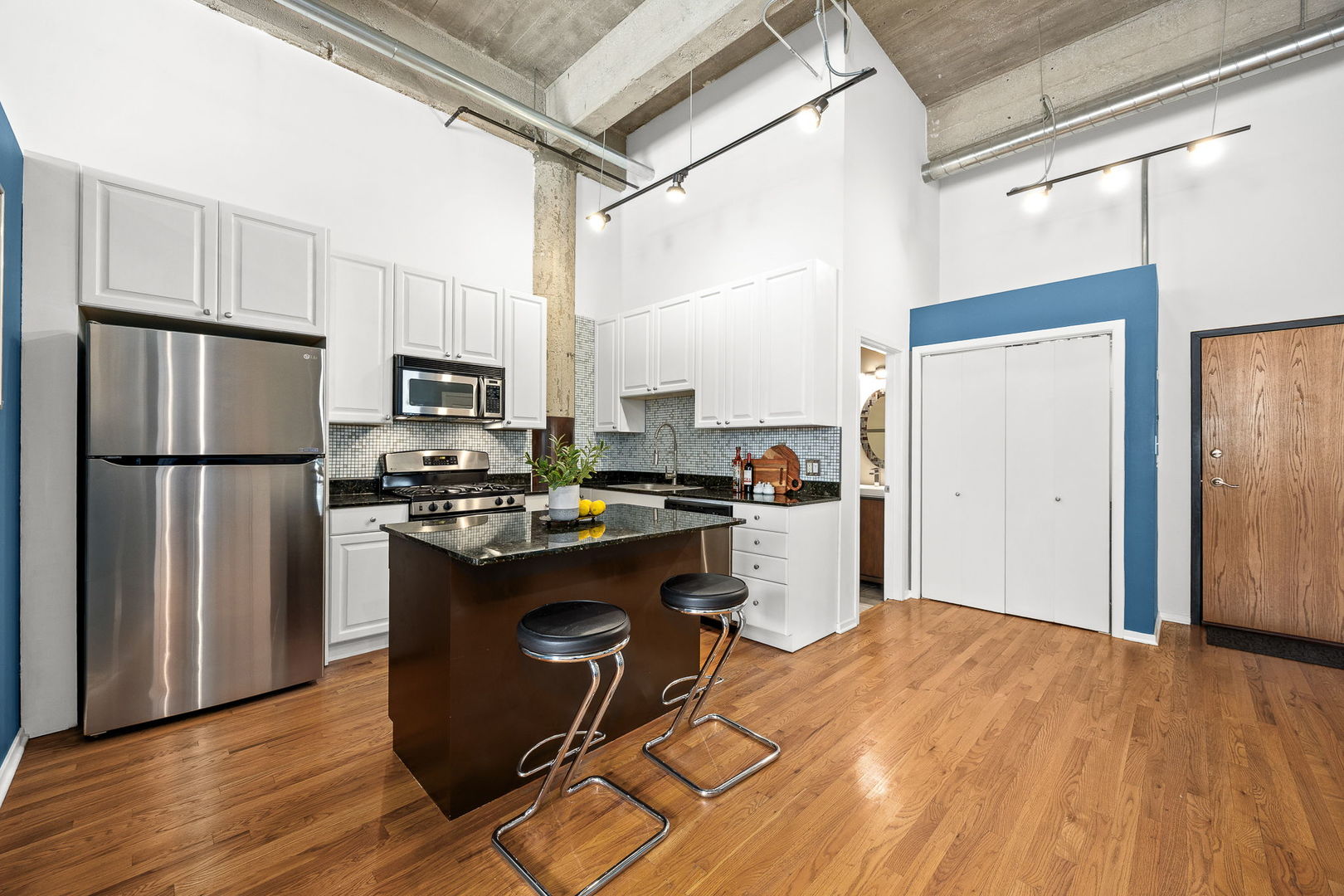 2000 S Michigan Avenue 210