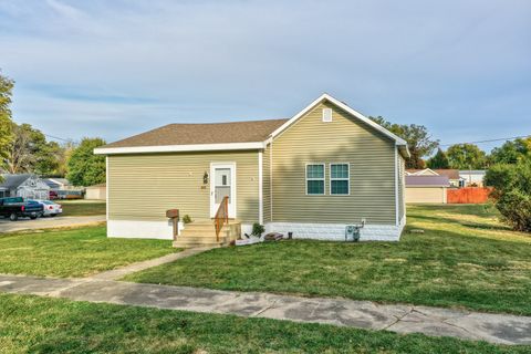 Photo of 401 S 5th Avenue, Streator, IL 61364 (MLS # 12483684)