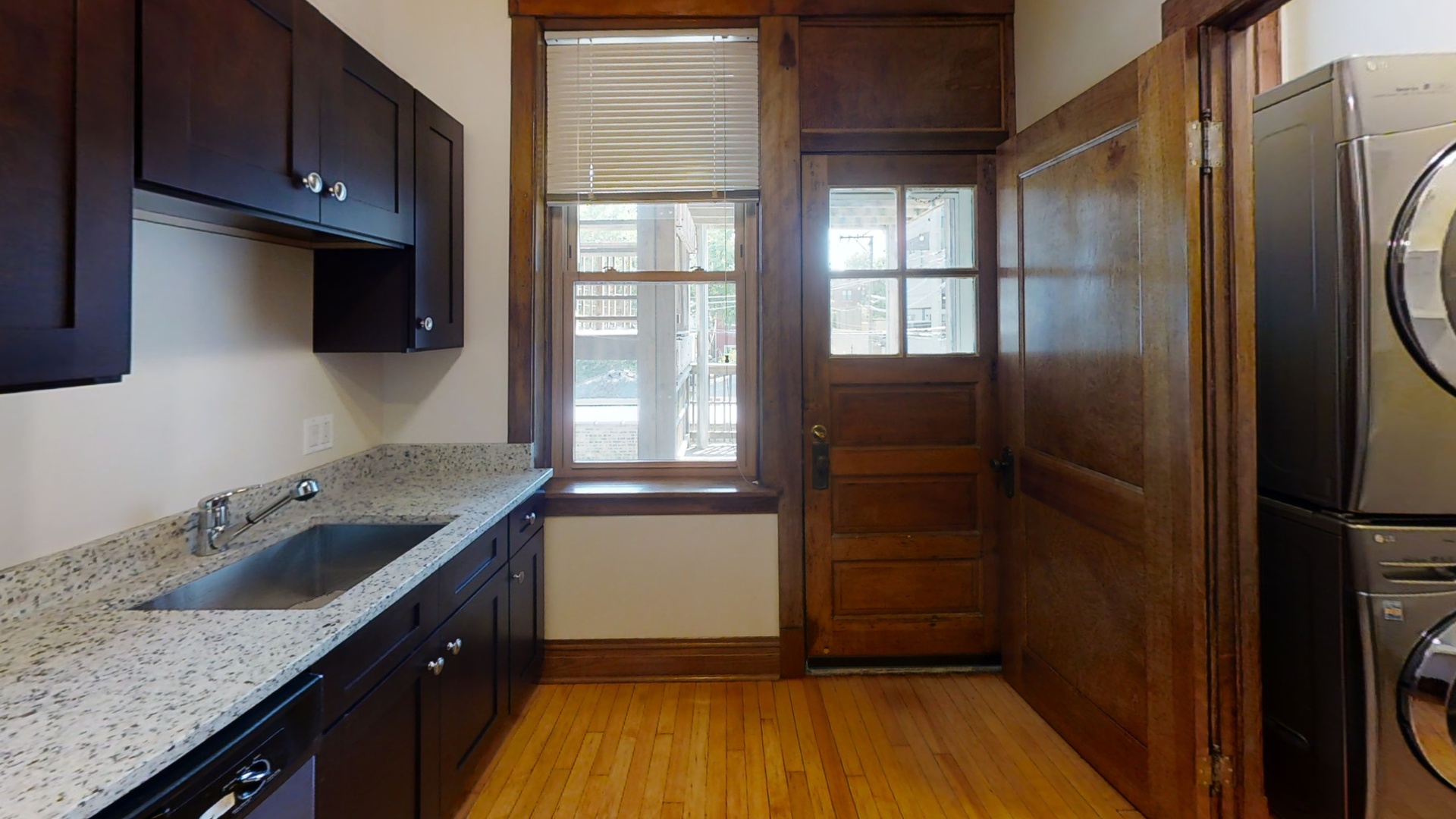 4815 N OAKLEY Avenue 1