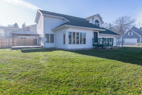 Photo of 97 Mark Lane, Fox Lake, IL 60020 (MLS # 12578809)