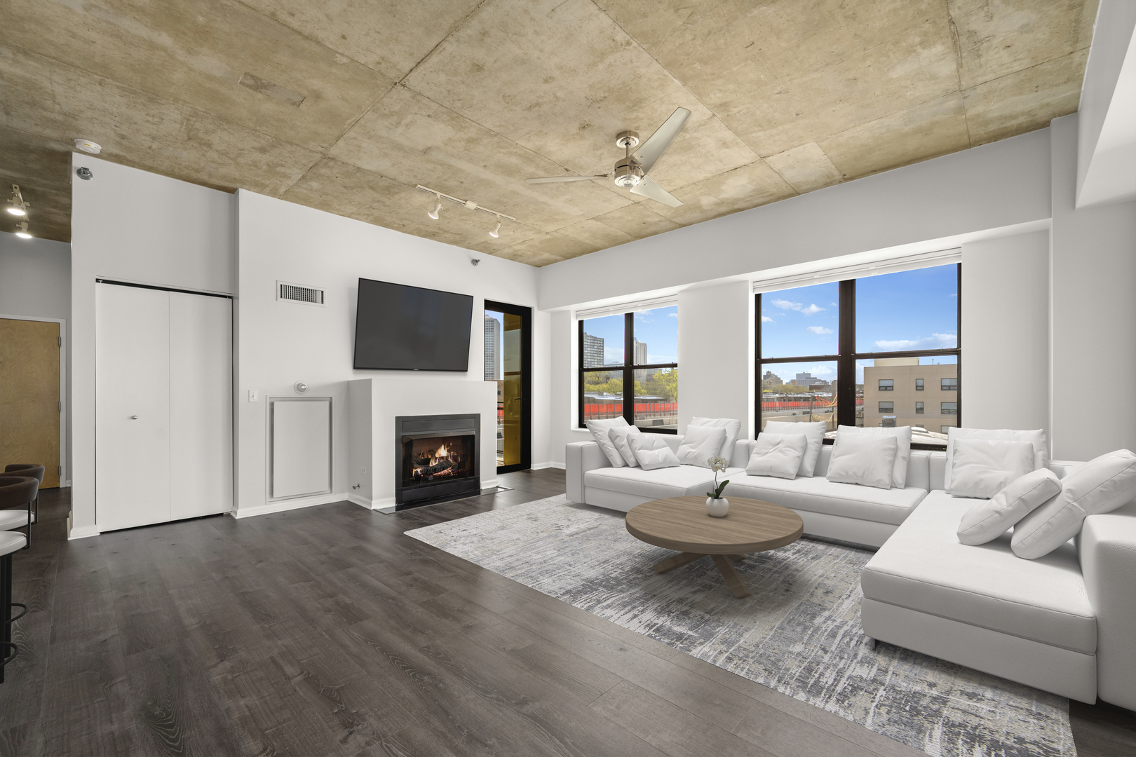 1122 W CATALPA Avenue 418