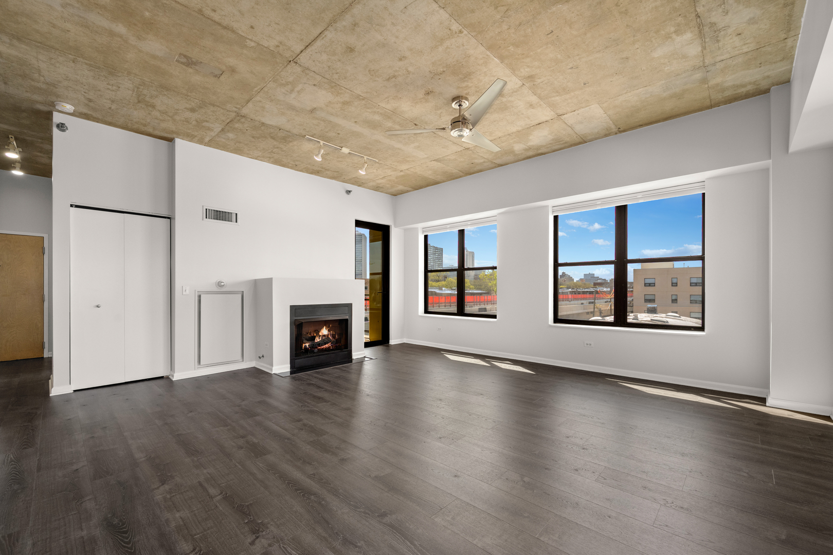 1122 W CATALPA Avenue 418