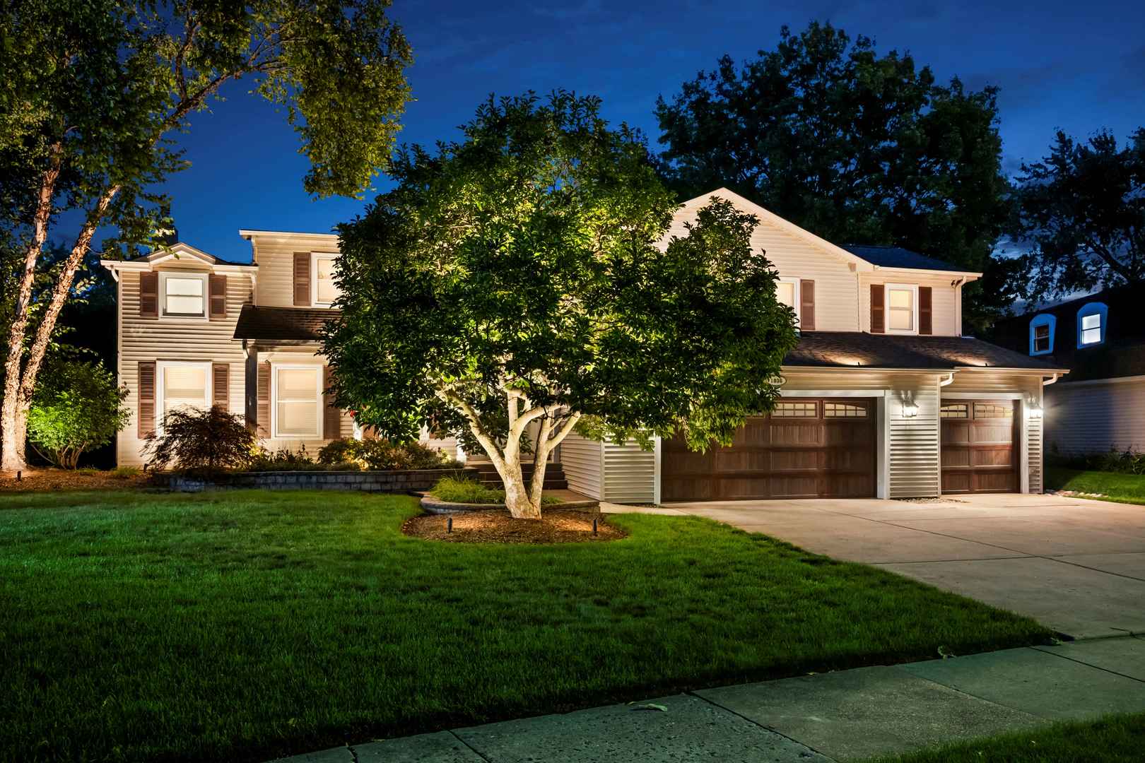 1036 W SKYLARK Drive
