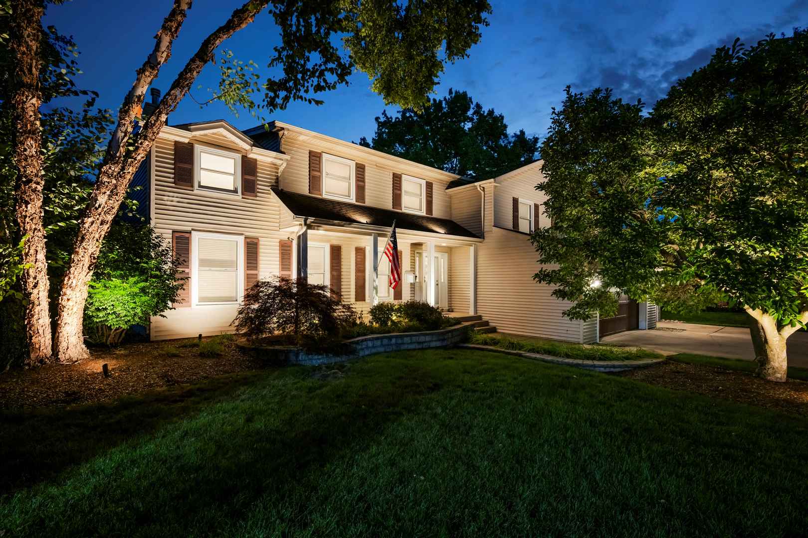1036 W SKYLARK Drive