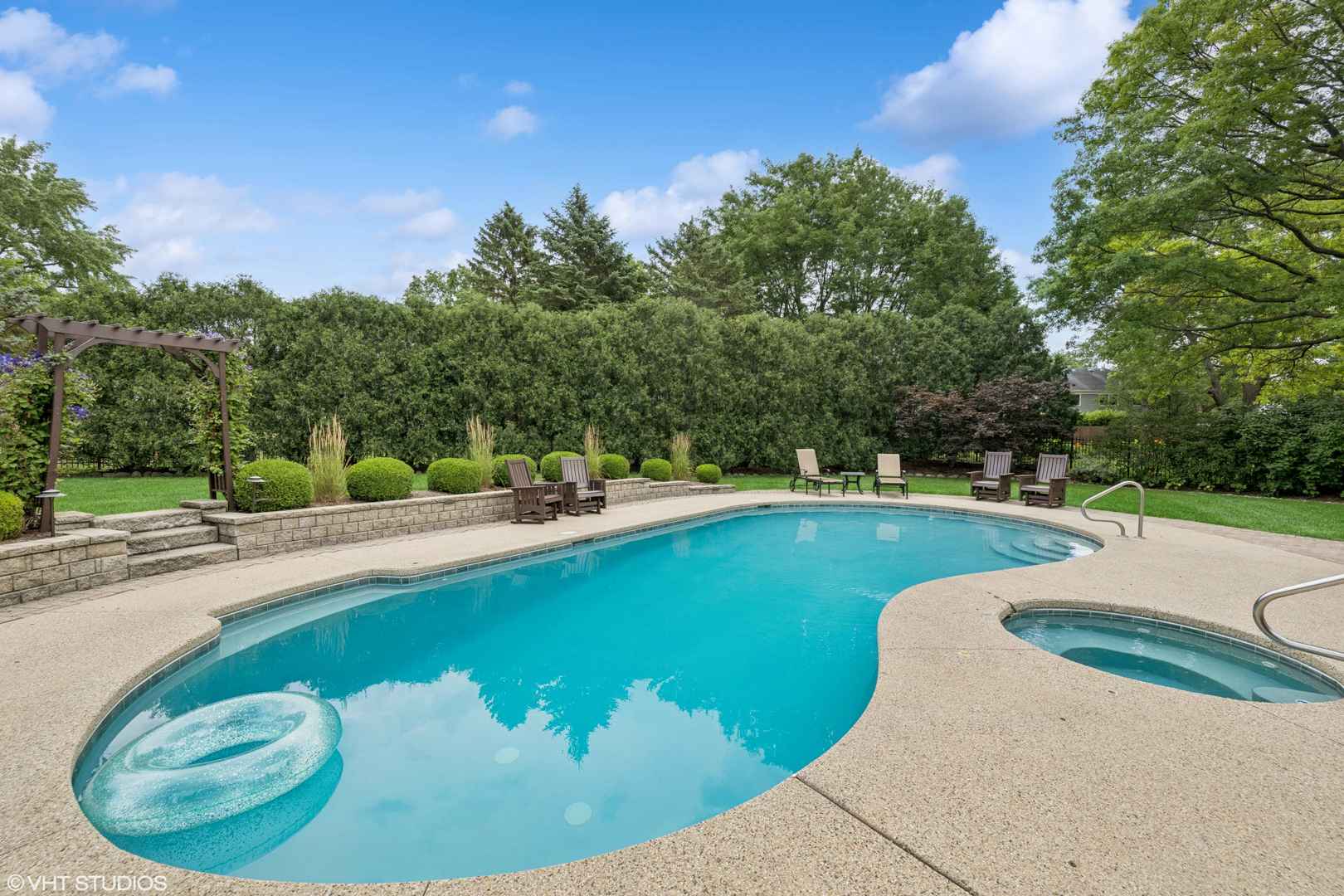1036 W SKYLARK Drive
