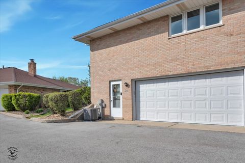 Tiny photo for 10501 Eagle Ridge Drive, Orland Park, IL 60467 (MLS # 12632587)