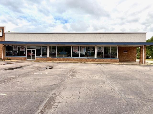 Photo 1 of 12 — 1212 Shirland Avenue, South Beloit, IL 61080