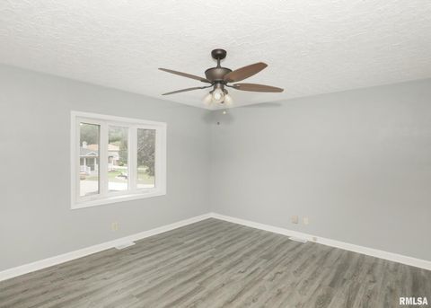 Tiny photo for 512 W 16TH Avenue, Coal Valley, IL 61240 (MLS # QC4267734)