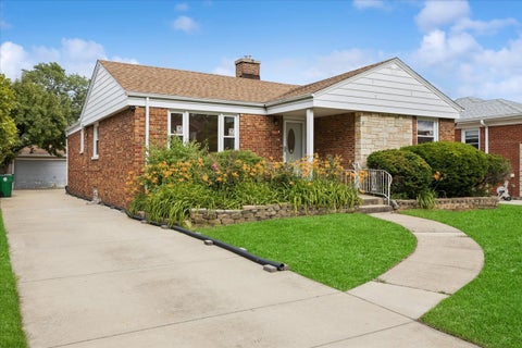 Tiny photo for 1307 Hull Avenue, Westchester, IL 60154 (MLS # 12755696)
