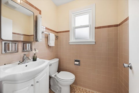 Tiny photo for 1307 Hull Avenue, Westchester, IL 60154 (MLS # 12755696)