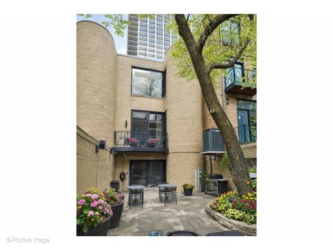 Tiny photo for 65 W Schiller Street, Chicago, IL 60610 (MLS # 12581289)