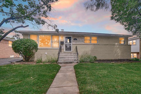 Photo of 17537 70th Court, Tinley Park, IL 60477 (MLS # 12731457)