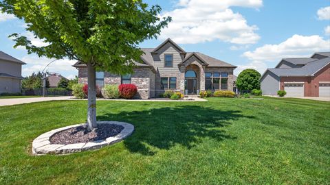Photo of 8 Flint Court, Bloomington, IL 61705 (MLS # 12609389)