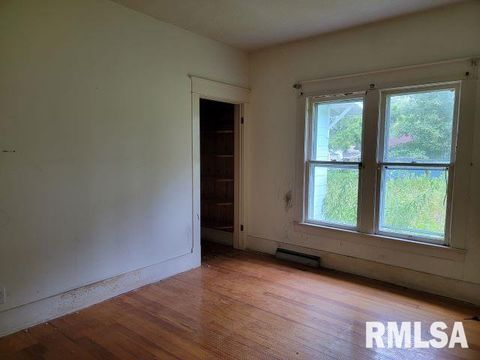 Tiny photo for 501 S DEAN Street, Royalton, IL 62983 (MLS # EB458676)