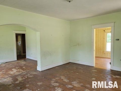 Tiny photo for 501 S DEAN Street, Royalton, IL 62983 (MLS # EB458676)