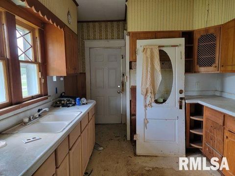 Tiny photo for 501 S DEAN Street, Royalton, IL 62983 (MLS # EB458676)