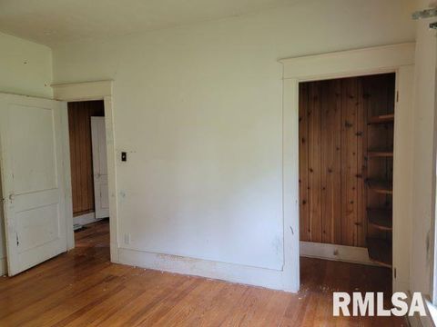 Tiny photo for 501 S DEAN Street, Royalton, IL 62983 (MLS # EB458676)