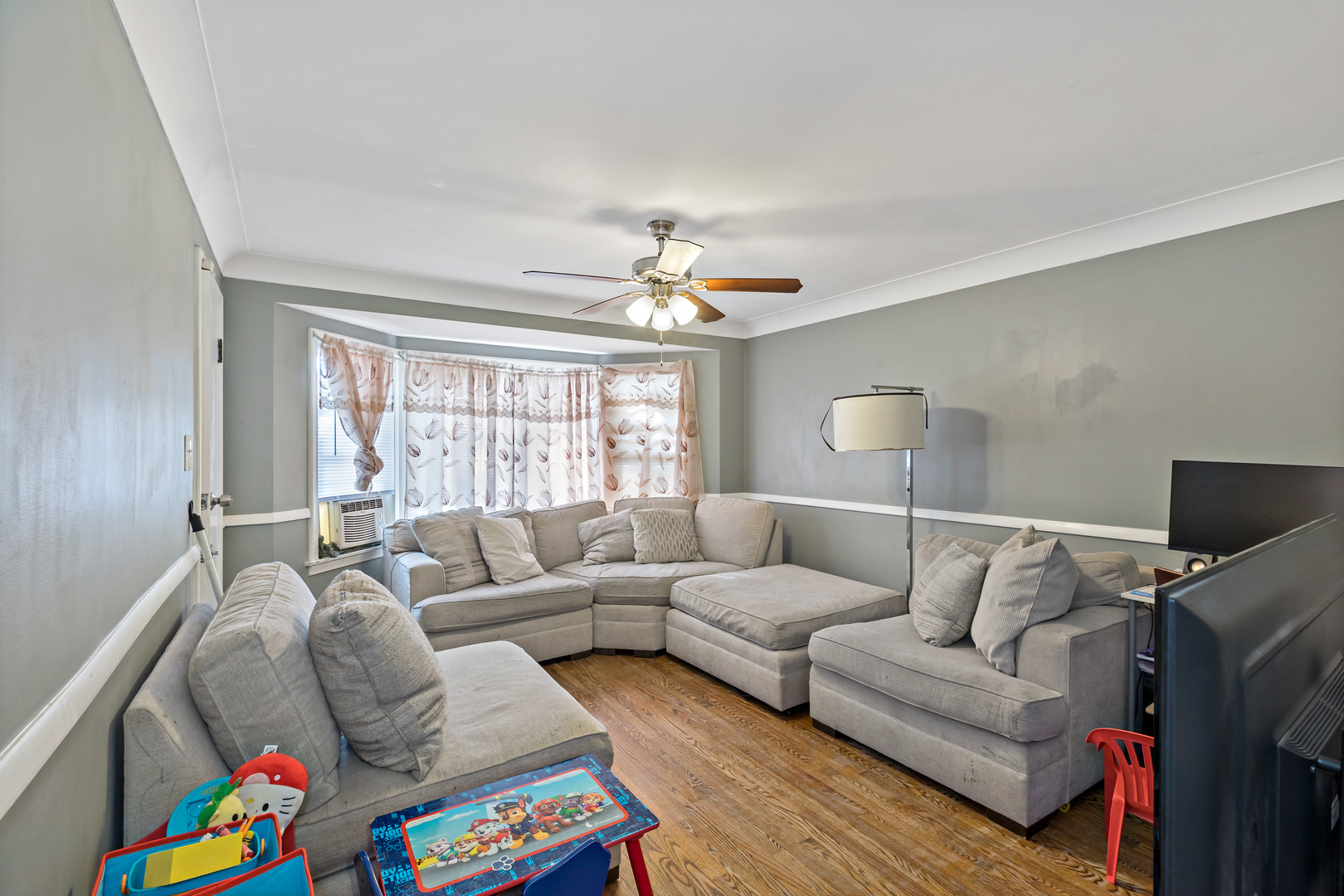 8122 S Kingston Avenue