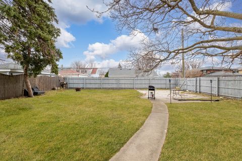 A home in Evergreen Park