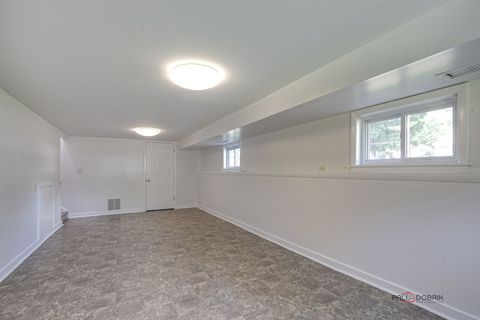 Tiny photo for 70 N Ridgemoor Avenue, Mundelein, IL 60060 (MLS # 12480082)