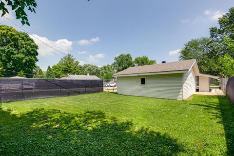 Tiny photo for 70 N Ridgemoor Avenue, Mundelein, IL 60060 (MLS # 12480082)