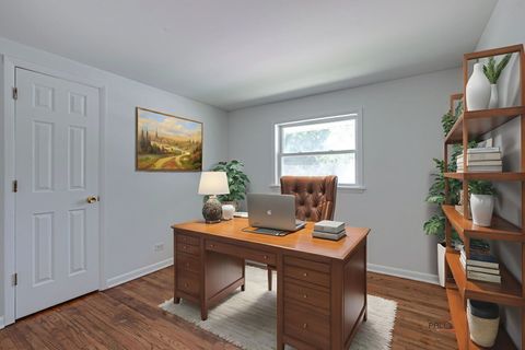 Tiny photo for 70 N Ridgemoor Avenue, Mundelein, IL 60060 (MLS # 12480082)