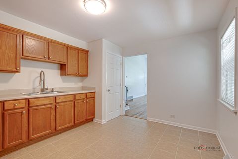 Tiny photo for 70 N Ridgemoor Avenue, Mundelein, IL 60060 (MLS # 12480082)