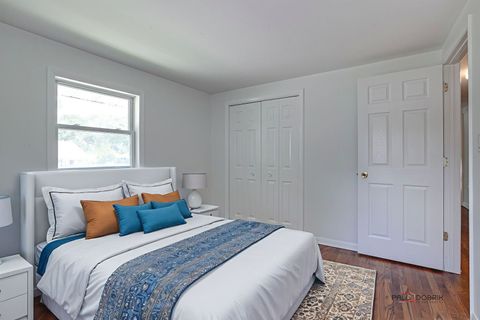 Tiny photo for 70 N Ridgemoor Avenue, Mundelein, IL 60060 (MLS # 12480082)