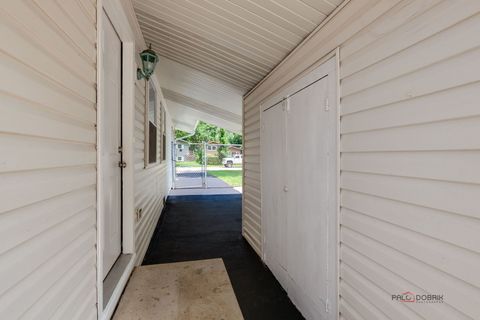 Tiny photo for 70 N Ridgemoor Avenue, Mundelein, IL 60060 (MLS # 12480082)
