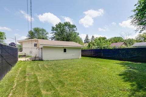 Tiny photo for 70 N Ridgemoor Avenue, Mundelein, IL 60060 (MLS # 12480082)