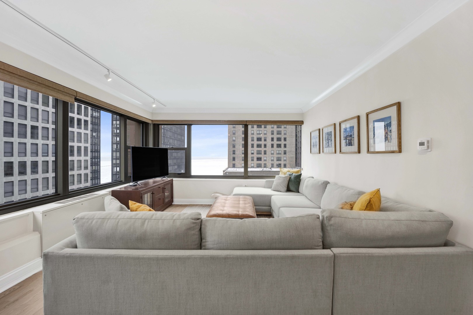 247 E CHESTNUT Street 1201