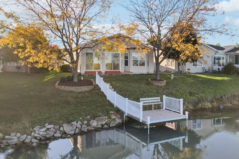 Photo of 328 Legacy Court, Grayslake, IL 60030 (MLS # 12530304)