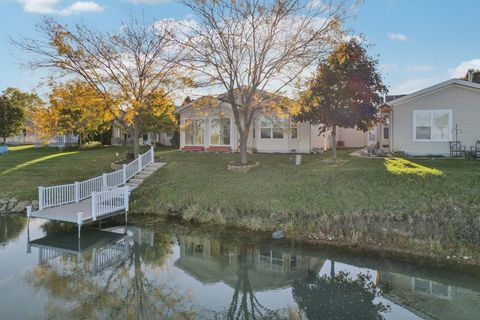 Tiny photo for 328 Legacy Court, Grayslake, IL 60030 (MLS # 12530304)