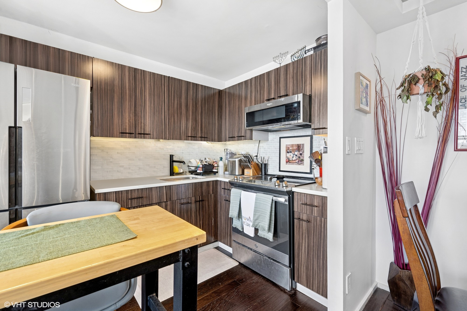 655 W irving park Road 2903